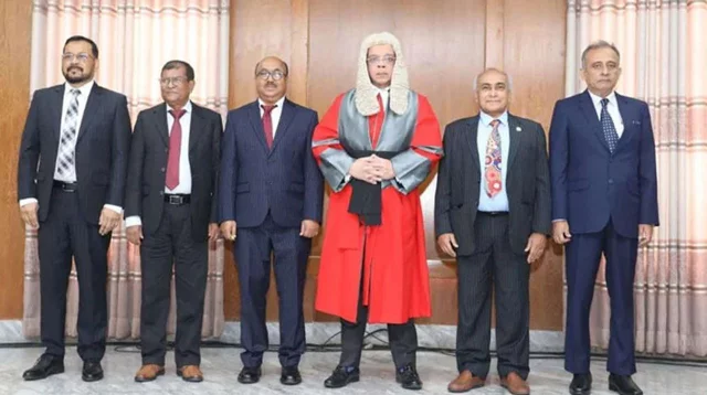 পিএসসির চেয়ারম্যান ও চার সদস্য শপথ গ্রহণ করেছেন
